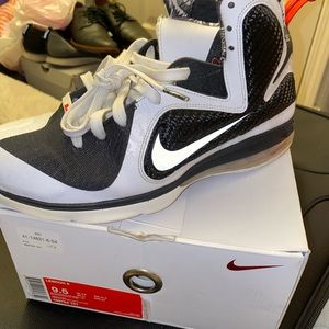 Lebron 9 Freegums (men sz 9.5)